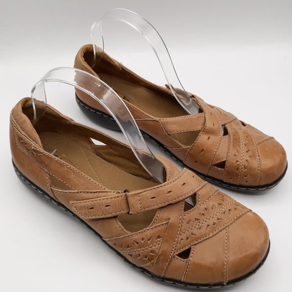 clarks bendables flats
